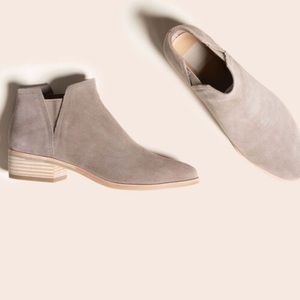 🌼 Dolce Vita suede bootie - taupe - 7.5 🌼
